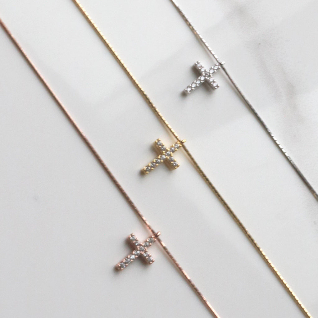 Cross pendant silk necklace