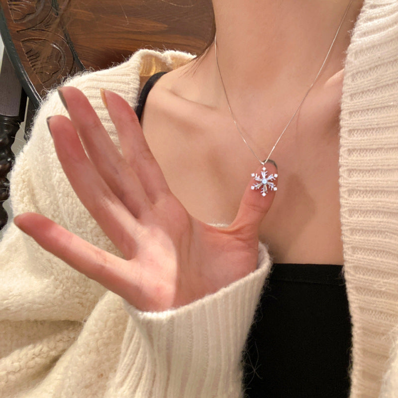 Fashion Rotatable Snowflake Necklace For Women