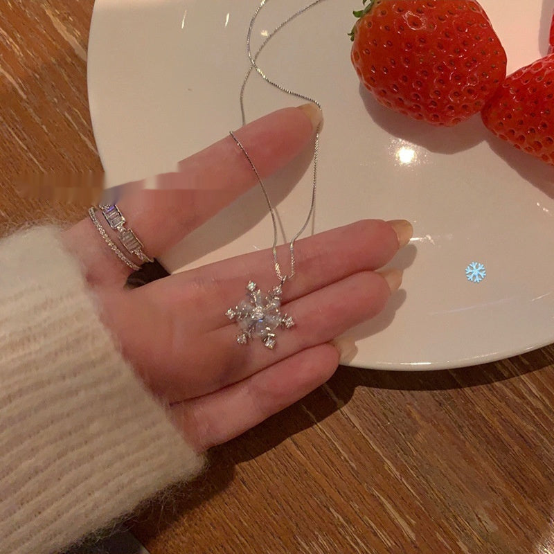 Fashion Rotatable Snowflake Necklace For Women